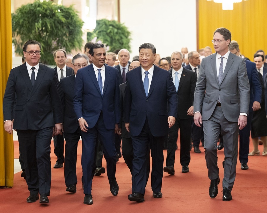 △3月28日上午，國(guó)家主席習(xí)近平在北京人民大會(huì)堂會(huì)見國(guó)際工商界代表。