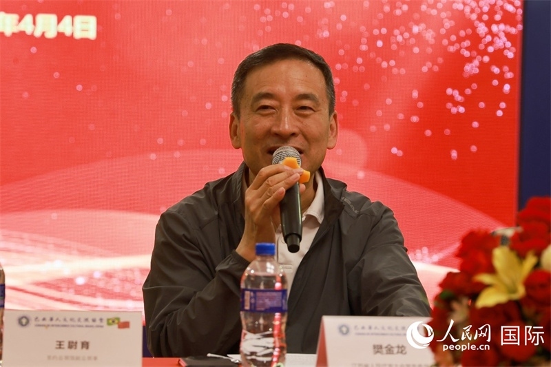 江蘇省人大常務(wù)委員會常務(wù)副主任樊金龍在座談會上致辭。人民網(wǎng)記者 陳海琪攝