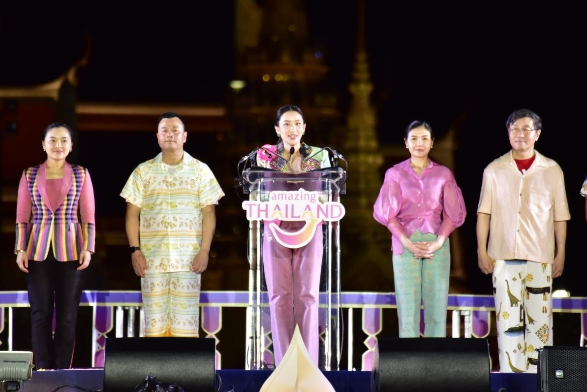 泰國總理佩通坦·欽那瓦宣布泰國潑水節(jié)慶?；顒诱絾印Ｌ﹪鴩衣糜尉止﹫D