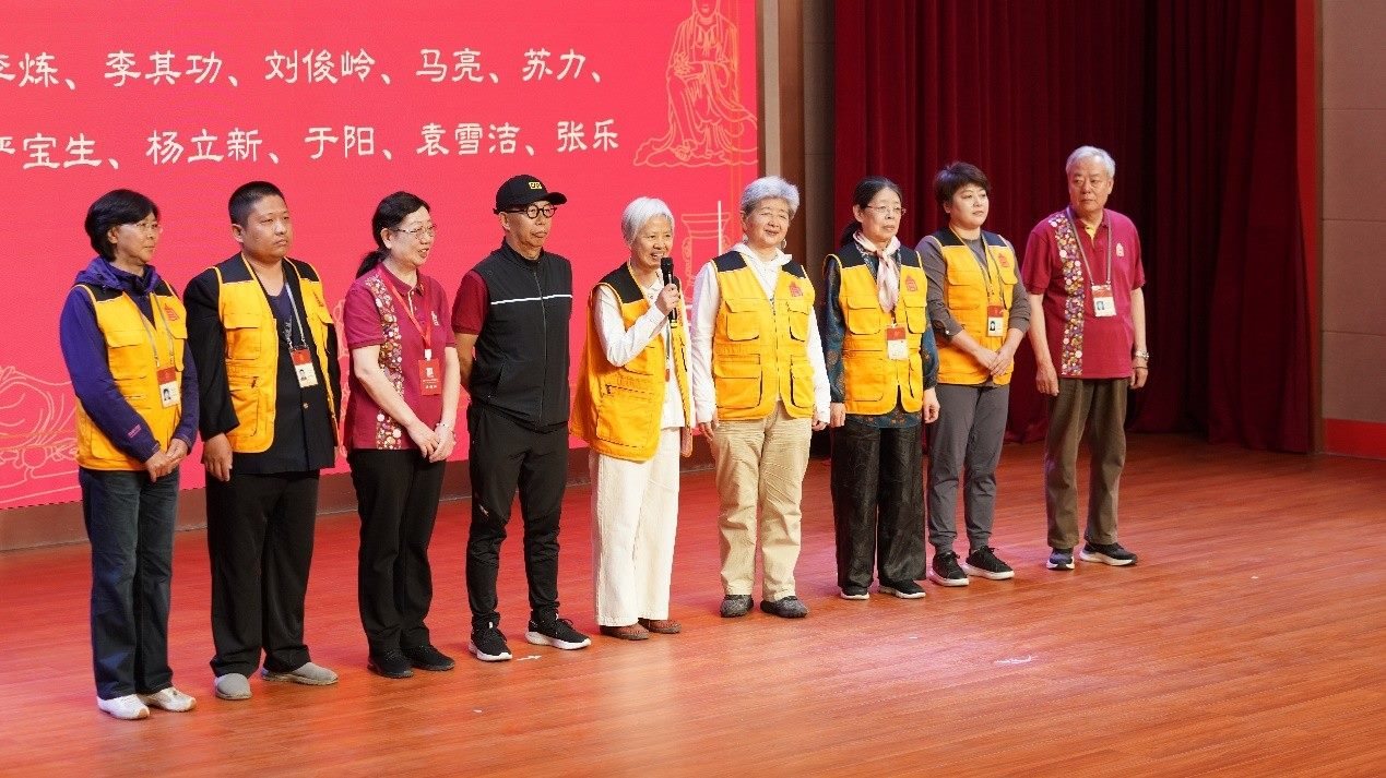 服務(wù)滿二十年志愿者代表發(fā)表感言。故宮博物院供圖