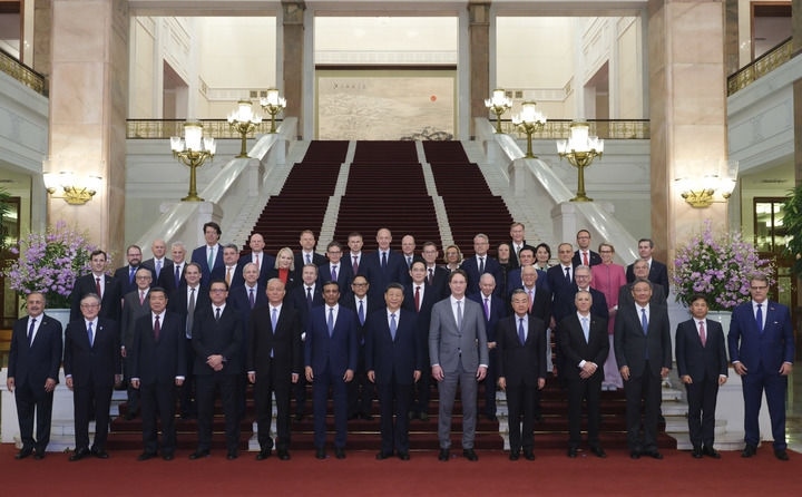 3月28日上午，國家主席習近平在北京人民大會堂會見國際工商界代表。新華社記者 丁林 攝