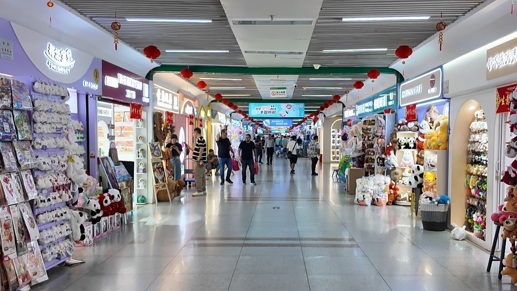 4月30日，義烏國際商貿(mào)城一區(qū)現(xiàn)場。人民網(wǎng)記者 王仁宏攝