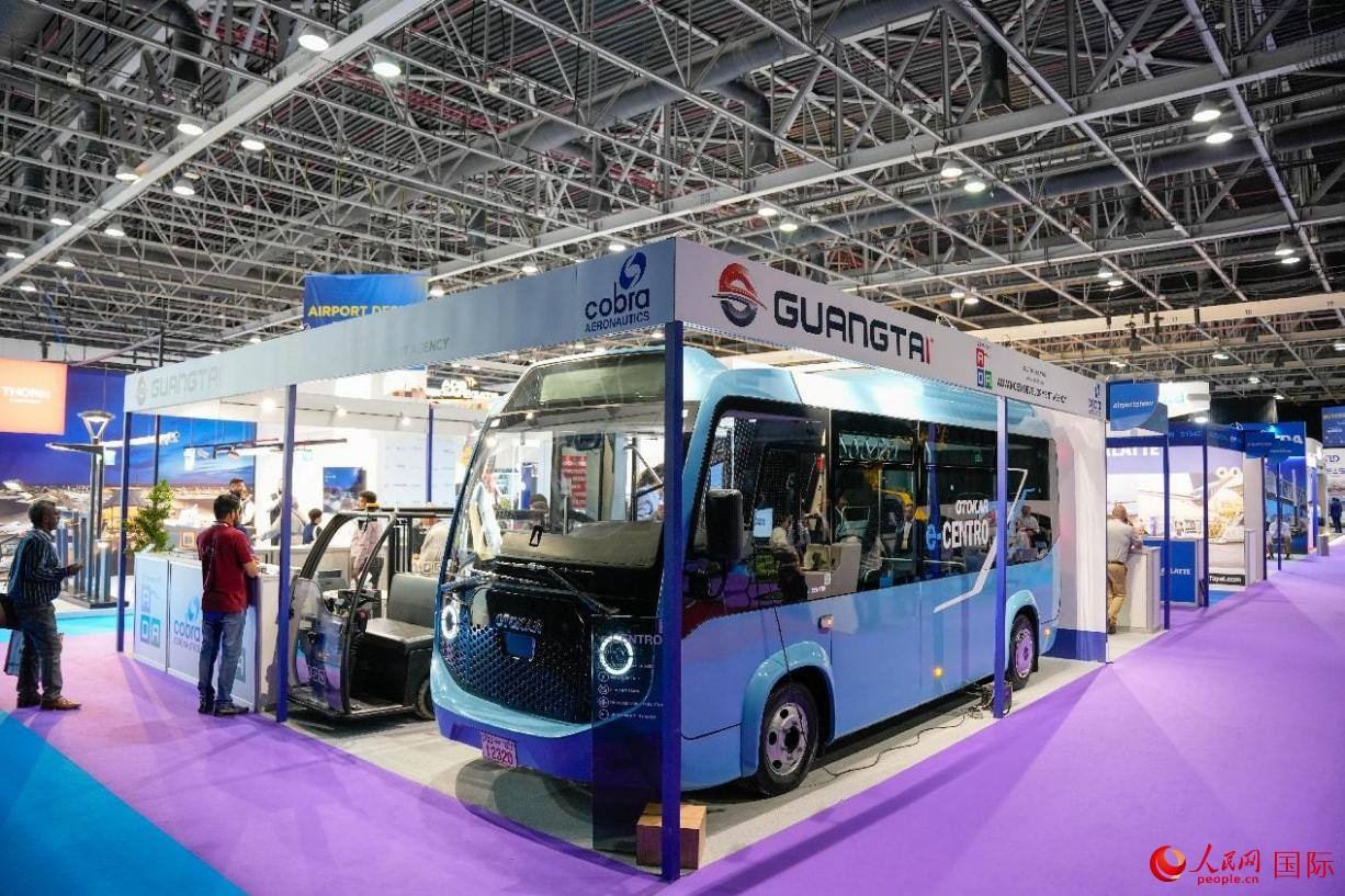 展會(huì)展示的電動(dòng)大巴車。人民網(wǎng)塔里克·易卜拉欣攝