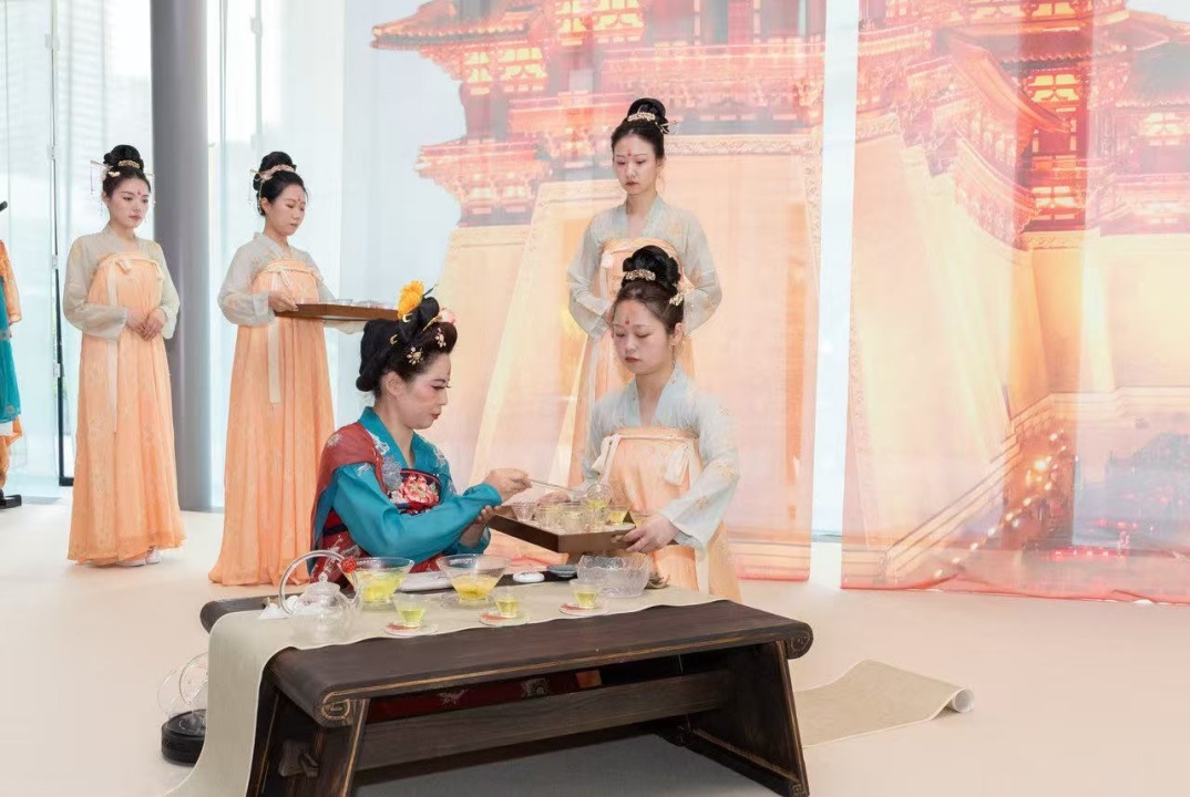 牡丹迎賓茶。中國(guó)駐大阪旅游辦事處供圖