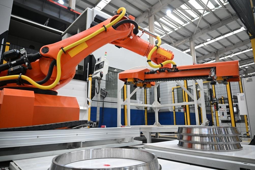 這是洛陽軸承集團(tuán)股份有限公司的智能生產(chǎn)線。新華社記者 李嘉南 攝